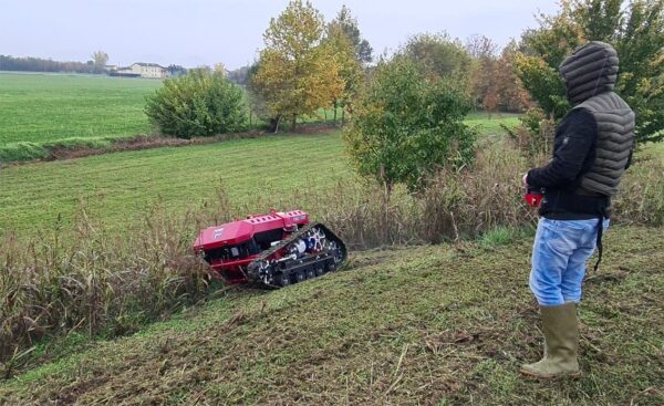 Robot Rasaerba Ferris FRC7 Telecomandato con motore a scoppio Vanguard - immagine 7