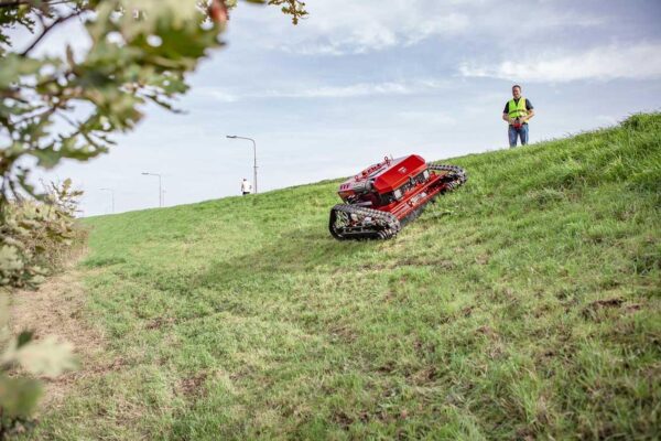 Robot Rasaerba Ferris FRC7 Telecomandato con motore a scoppio Vanguard - immagine 9